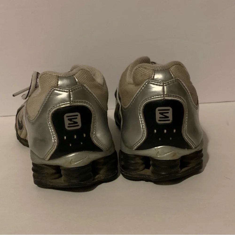 Nike Shox Women’s Shoes - Picture 5 of 7